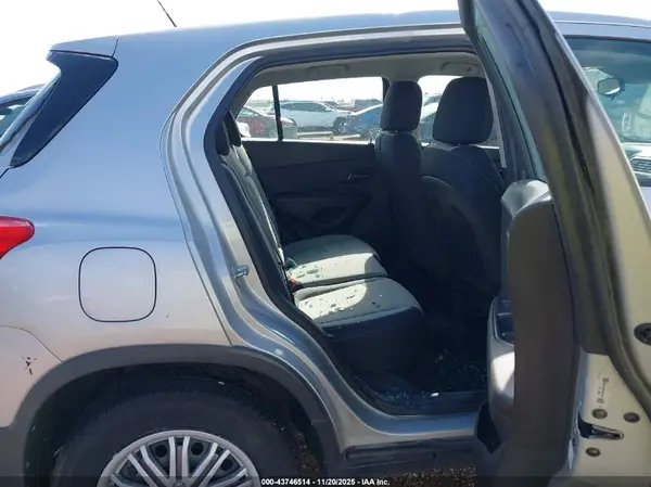3GNCJKSB9GL254749 2016 CHEVROLET TRAX - Image 8