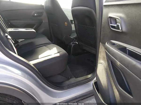 3GNCJKSB9GL260213 2016 CHEVROLET TRAX - Image 8