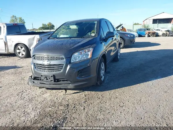 3GNCJKSB9GL269543 2016 CHEVROLET TRAX - Image 2