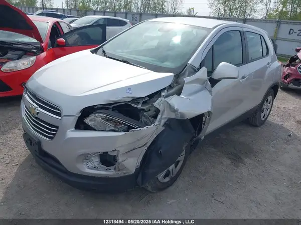 3GNCJKSB9GL272555 2016 CHEVROLET TRAX - Image 2
