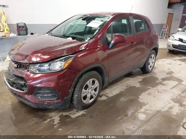 3GNCJKSB9HL174725 2017 CHEVROLET TRAX - Image 2