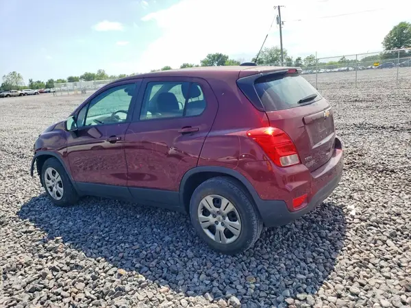 3GNCJKSB9HL226869 2017 CHEVROLET TRAX - Image 2