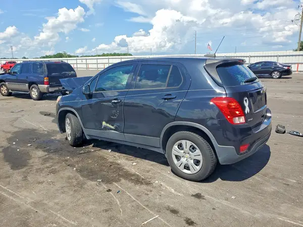 3GNCJKSB9HL233353 2017 CHEVROLET TRAX - Image 2
