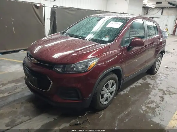 3GNCJKSB9HL236009 2017 CHEVROLET TRAX - Image 2