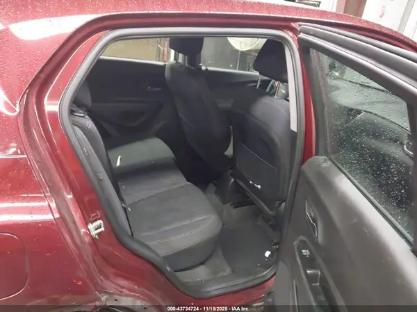 3GNCJKSB9HL236009 2017 CHEVROLET TRAX - Image 8