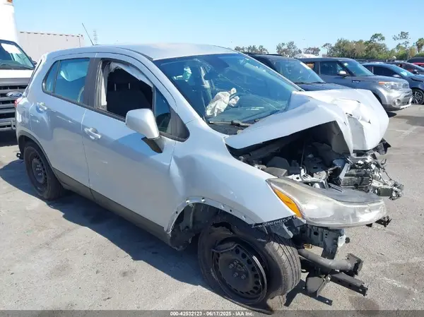 3GNCJKSB9HL274839 2017 CHEVROLET TRAX - Image 1