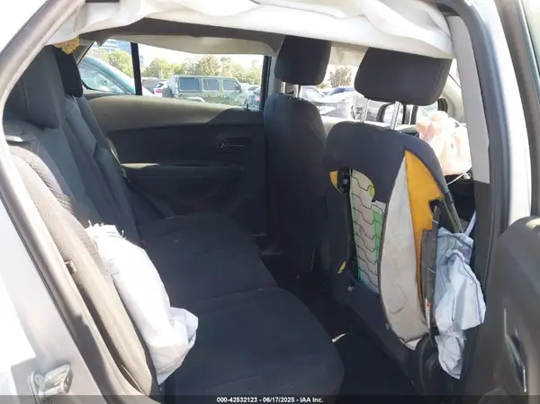 3GNCJKSB9HL274839 2017 CHEVROLET TRAX - Image 8