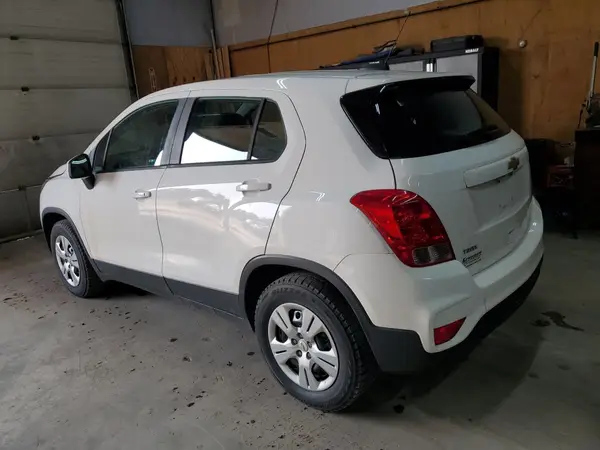 3GNCJKSB9HL282794 2017 CHEVROLET TRAX - Image 2