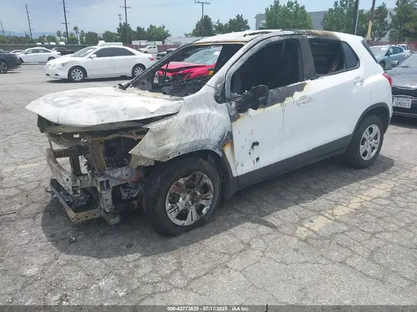 3GNCJKSB9HL289664 2017 CHEVROLET TRAX - Image 2