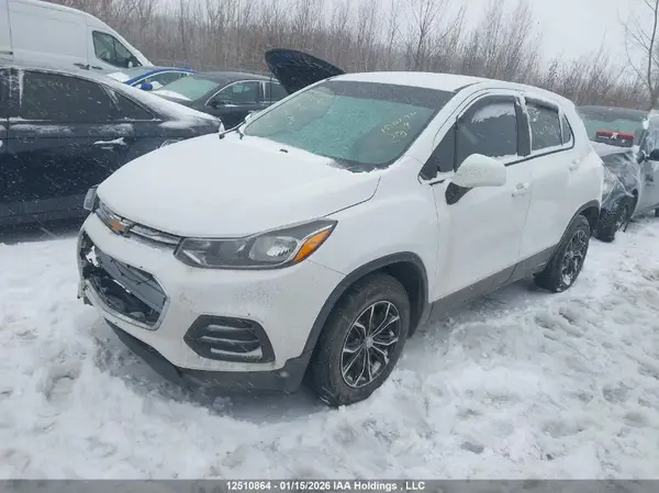3GNCJKSB9JL152732 2018 CHEVROLET TRAX - Image 2