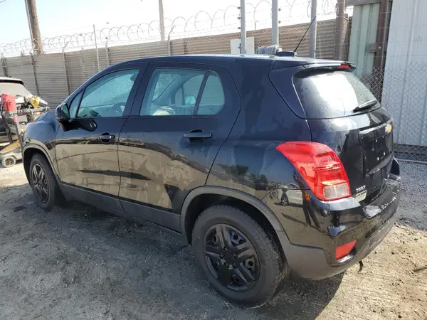 3GNCJKSB9JL161379 2018 CHEVROLET TRAX - Image 2
