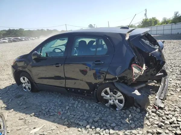 3GNCJKSB9JL166257 2018 CHEVROLET TRAX - Image 2