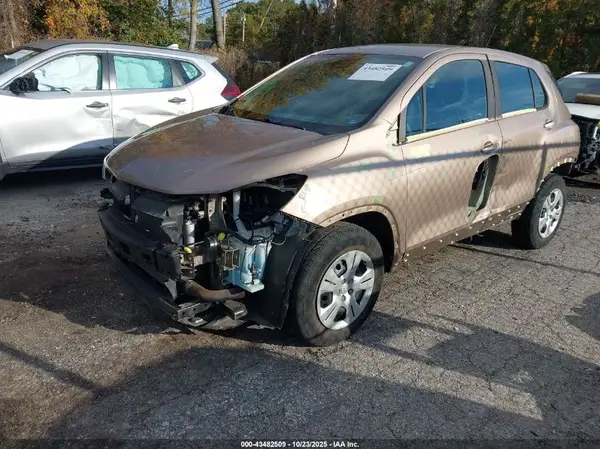 3GNCJKSB9JL175783 2018 CHEVROLET TRAX - Image 2
