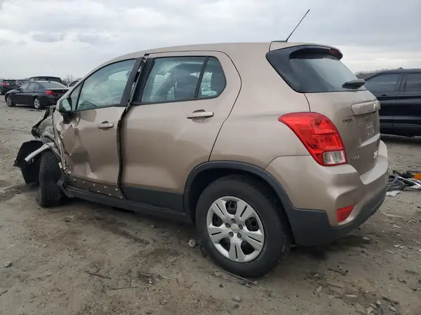 3GNCJKSB9JL197332 2018 CHEVROLET TRAX - Image 2