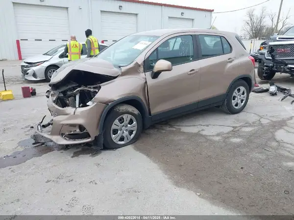 3GNCJKSB9JL204084 2018 CHEVROLET TRAX - Image 2