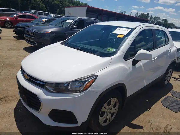 3GNCJKSB9JL211522 2018 CHEVROLET TRAX - Image 2