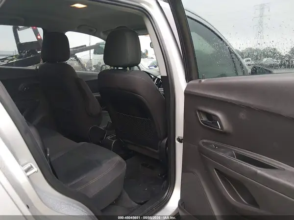 3GNCJKSB9JL220754 2018 CHEVROLET TRAX - Image 8