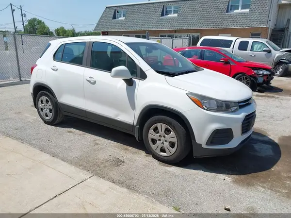 3GNCJKSB9JL225906 2018 CHEVROLET TRAX - Image 1