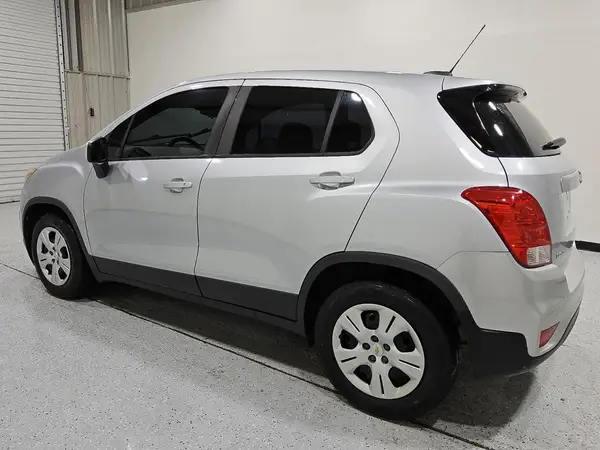 3GNCJKSB9JL282820 2018 CHEVROLET TRAX - Image 2