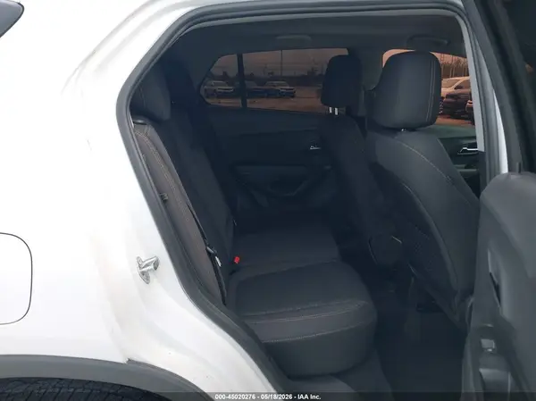 3GNCJKSB9JL351182 2018 CHEVROLET TRAX - Image 8