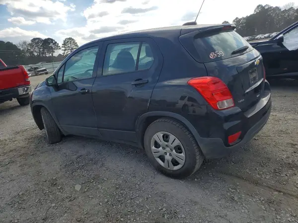 3GNCJKSB9JL356057 2018 CHEVROLET TRAX - Image 2