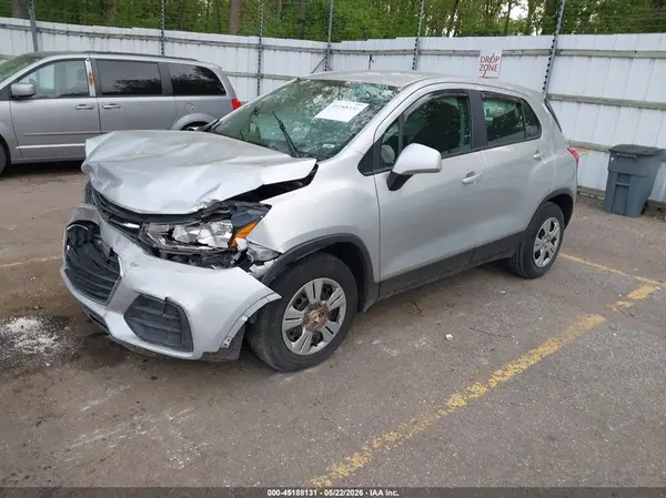 3GNCJKSB9JL362845 2018 CHEVROLET TRAX - Image 2