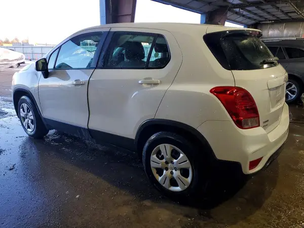 3GNCJKSB9JL372369 2018 CHEVROLET TRAX - Image 2