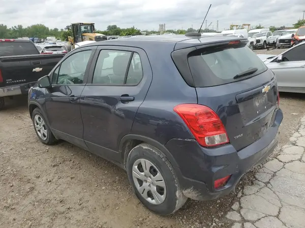 3GNCJKSB9JL375207 2018 CHEVROLET TRAX - Image 2