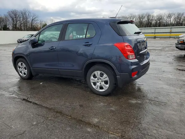 3GNCJKSB9JL391925 2018 CHEVROLET TRAX - Image 2