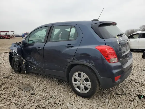 3GNCJKSB9JL400493 2018 CHEVROLET TRAX - Image 2
