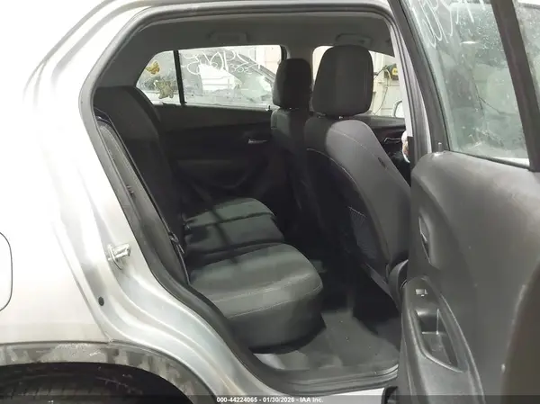 3GNCJKSB9JL403202 2018 CHEVROLET TRAX - Image 8