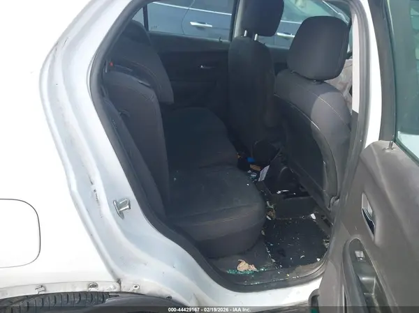 3GNCJKSB9JL411672 2018 CHEVROLET TRAX - Image 8