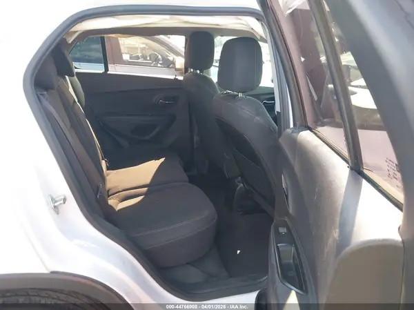 3GNCJKSB9KL118579 2019 CHEVROLET TRAX - Image 8