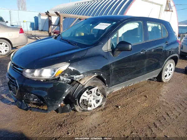 3GNCJKSB9KL145782 2019 CHEVROLET TRAX - Image 2