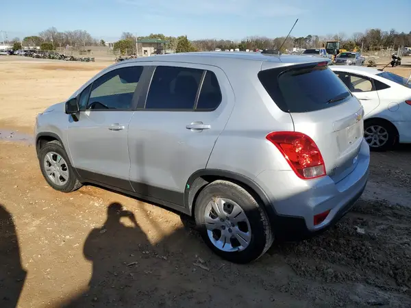 3GNCJKSB9KL149718 2019 CHEVROLET TRAX - Image 2