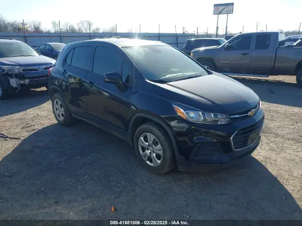 3GNCJKSB9KL154563 2019 CHEVROLET TRAX - Image 1