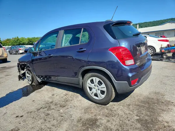 3GNCJKSB9KL168334 2019 CHEVROLET TRAX - Image 2