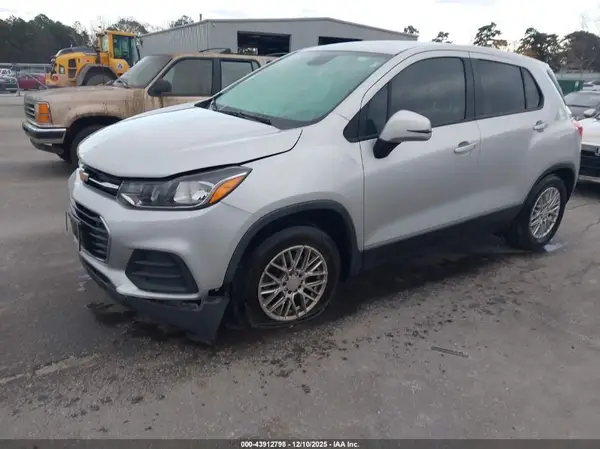 3GNCJKSB9KL181066 2019 CHEVROLET TRAX - Image 2