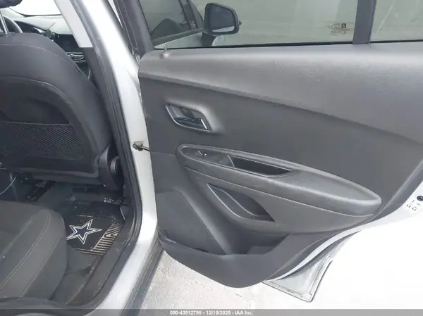 3GNCJKSB9KL181066 2019 CHEVROLET TRAX - Image 8