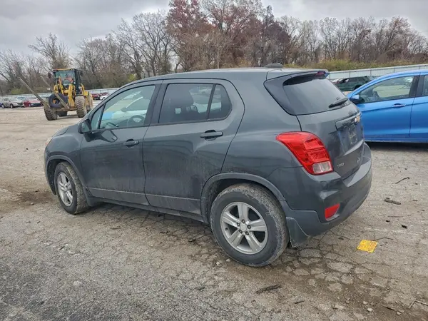 3GNCJKSB9KL186915 2019 CHEVROLET TRAX - Image 2