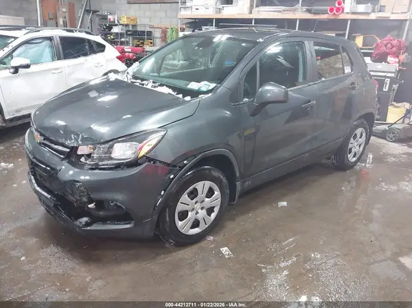 3GNCJKSB9KL187479 2019 CHEVROLET TRAX - Image 2