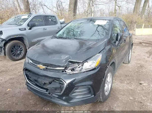 3GNCJKSB9KL188504 2019 CHEVROLET TRAX - Image 2