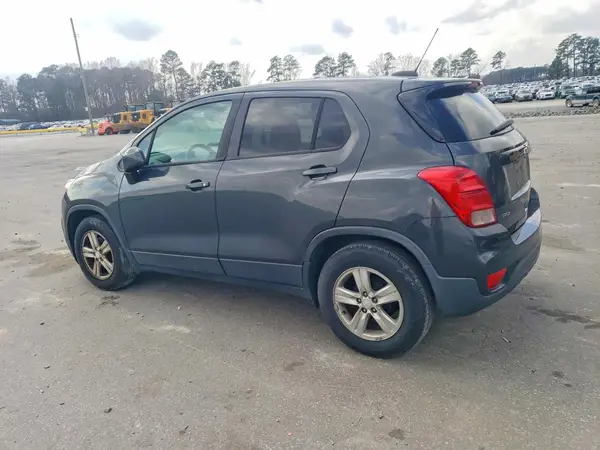 3GNCJKSB9KL197199 2019 CHEVROLET TRAX - Image 2