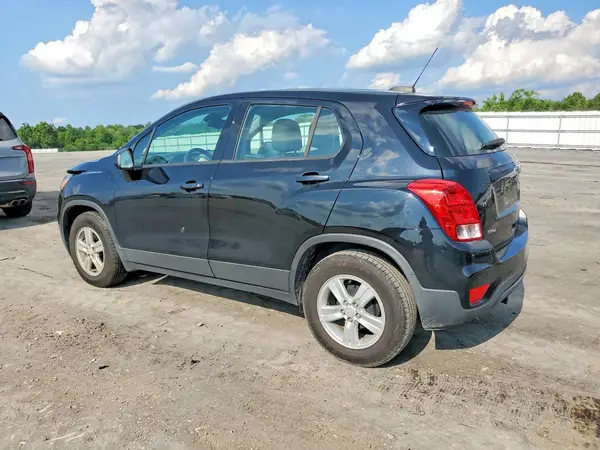3GNCJKSB9KL213501 2019 CHEVROLET TRAX - Image 2