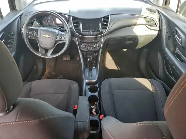 3GNCJKSB9KL219458 2019 CHEVROLET TRAX - Image 8