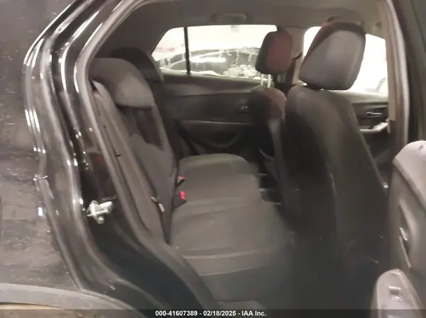 3GNCJKSB9KL248782 2019 CHEVROLET TRAX - Image 8