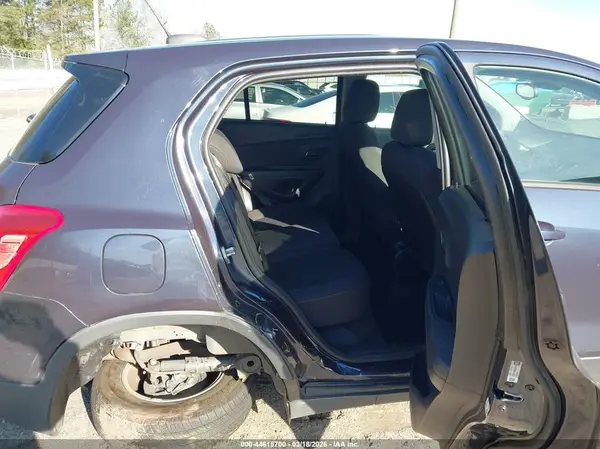 3GNCJKSB9KL250516 2019 CHEVROLET TRAX - Image 8