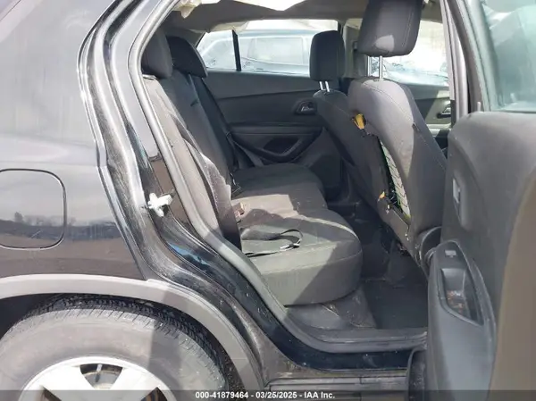 3GNCJKSB9KL256557 2019 CHEVROLET TRAX - Image 8