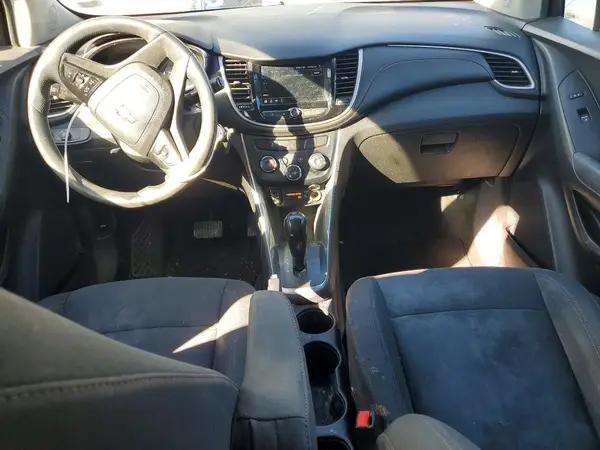 3GNCJKSB9KL280826 2019 CHEVROLET TRAX - Image 8