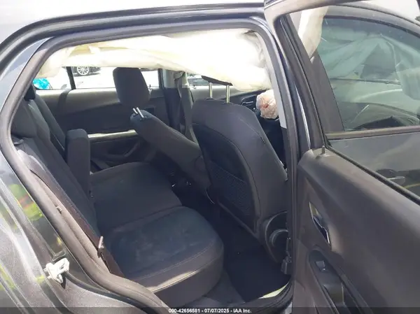 3GNCJKSB9KL282415 2019 CHEVROLET TRAX - Image 8